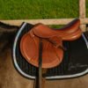 Tapis de selle Je t'aime EQUITHÈME - noir – Image 2